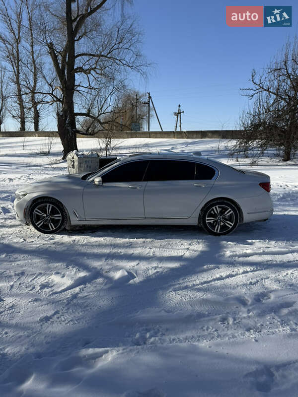 Седан BMW 7 Series 2015 в Киеве