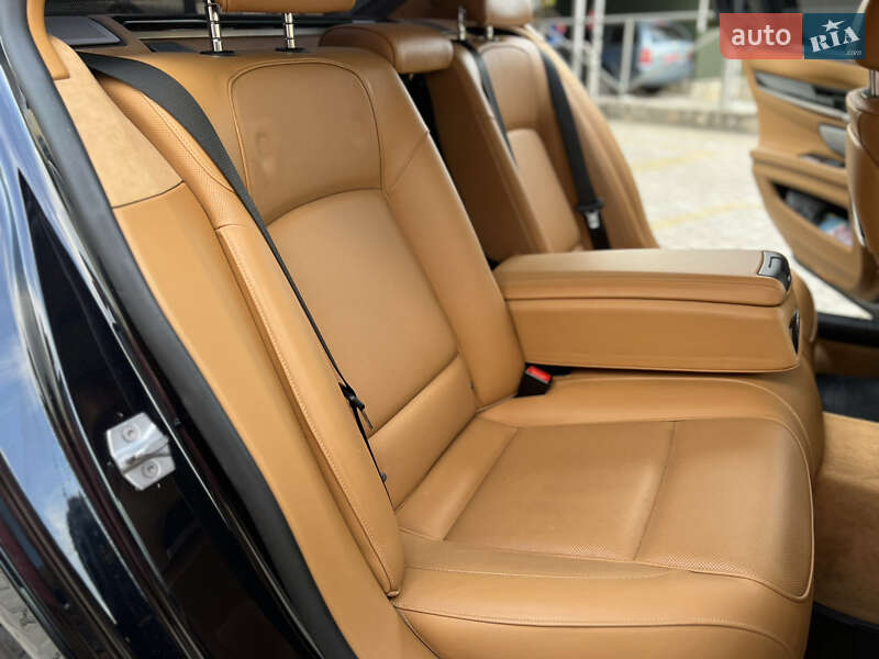 Седан BMW 7 Series 2013 в Тернополе