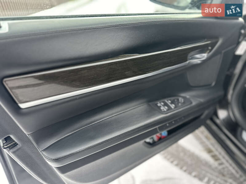 Седан BMW 7 Series 2013 в Владимире