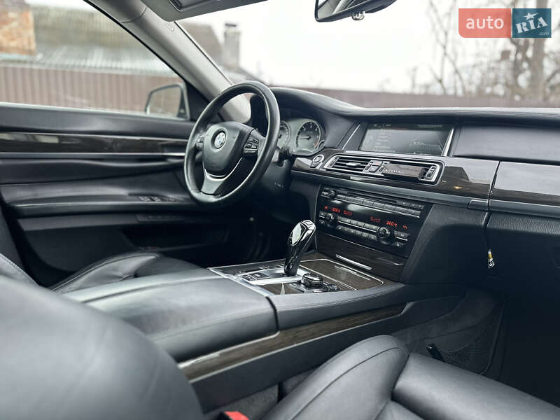 Седан BMW 7 Series 2013 в Владимире