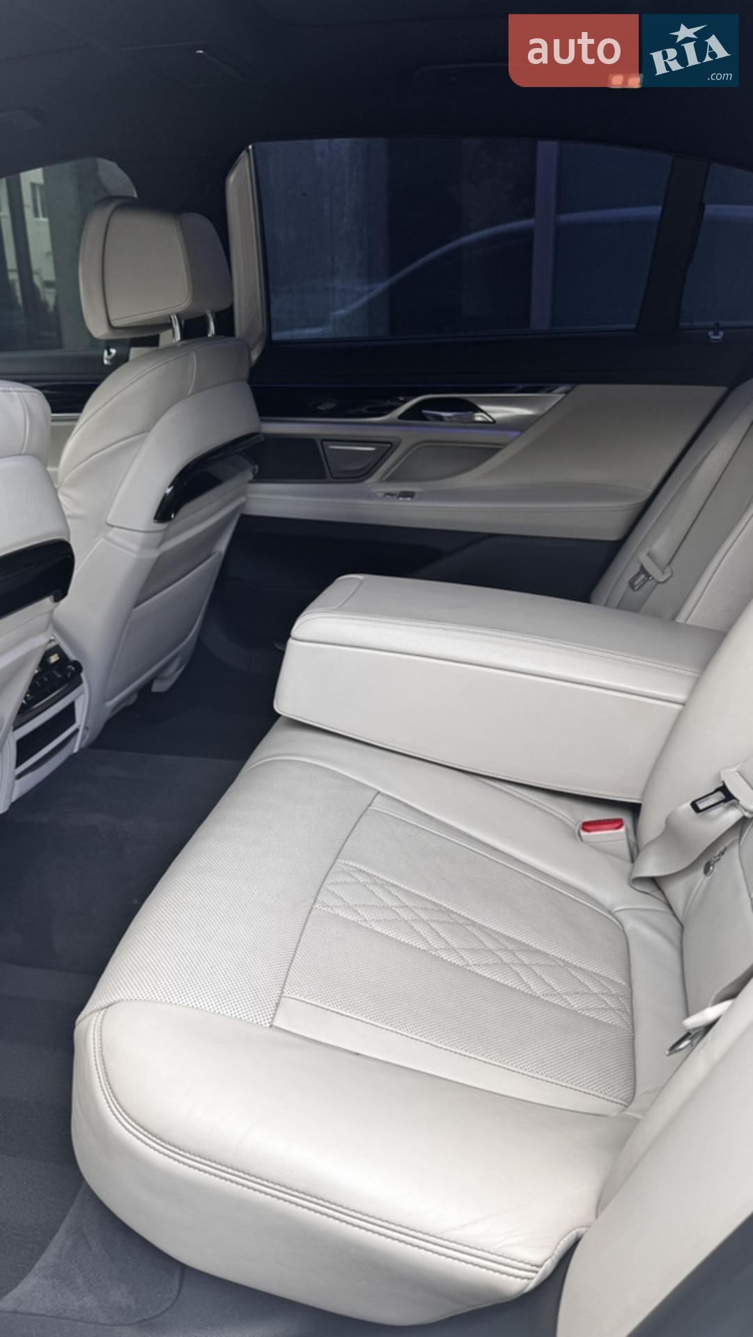 BMW 7 Series 2016 VIN WBA7E2C57GG714662 фото оголошення 28 з 53