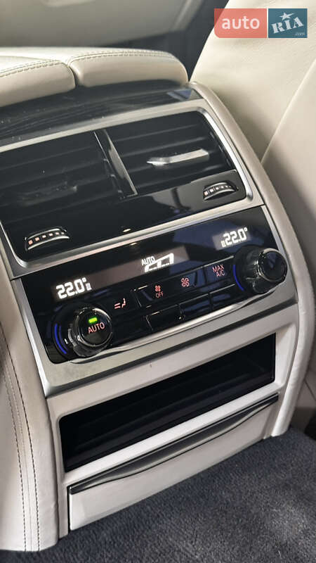 Седан BMW 7 Series 2016 в Львове