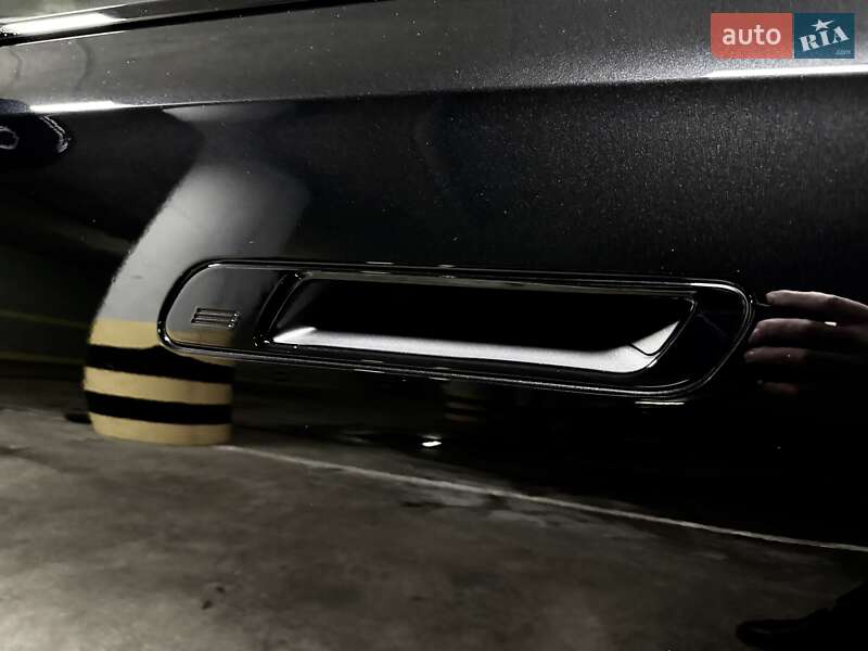 Седан BMW 7 Series 2024 в Киеве