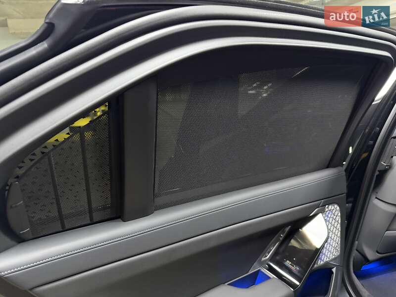 Седан BMW 7 Series 2024 в Киеве