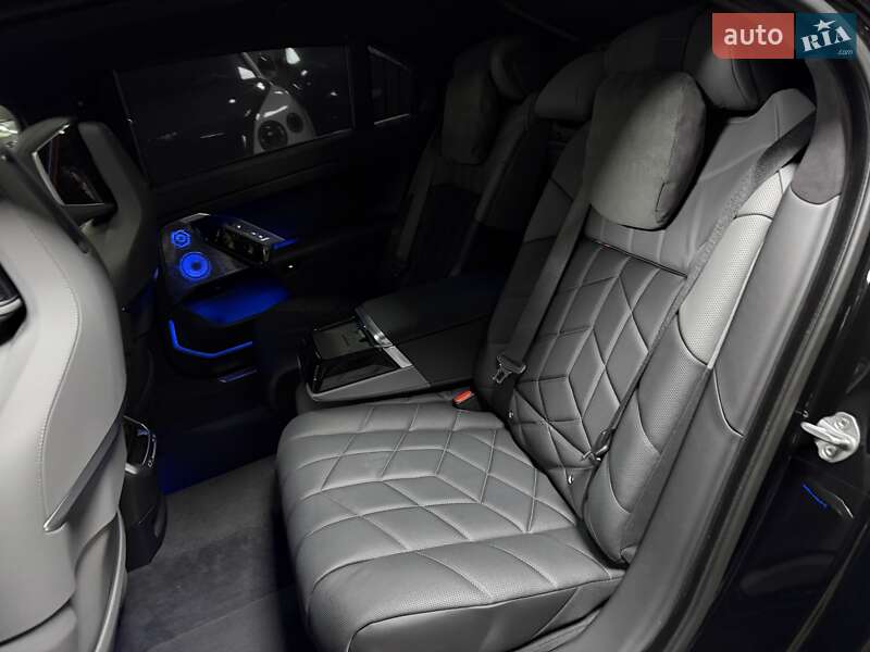 Седан BMW 7 Series 2024 в Киеве