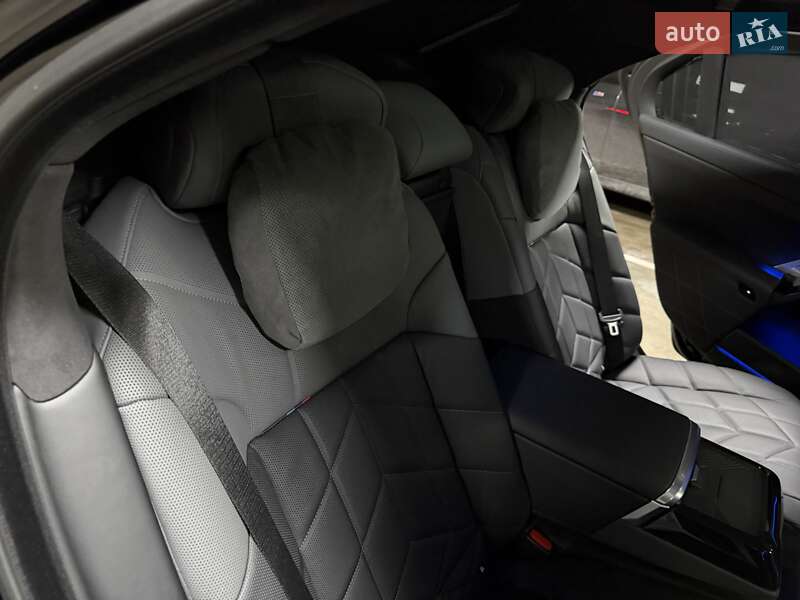 Седан BMW 7 Series 2024 в Киеве