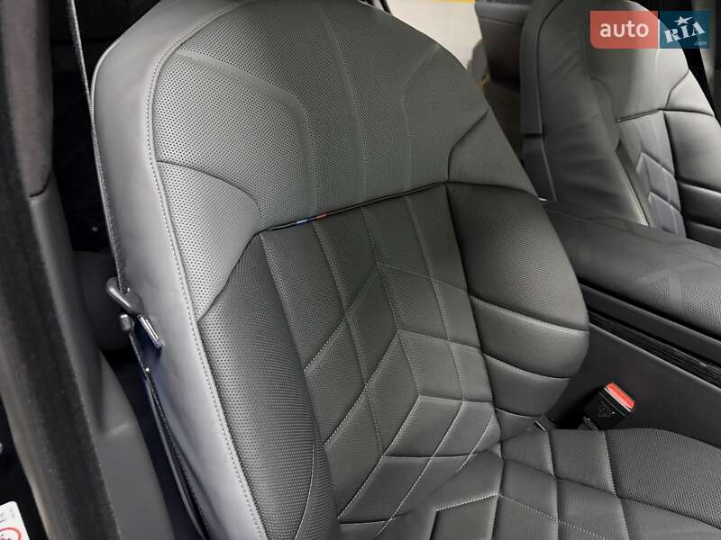 Седан BMW 7 Series 2024 в Киеве