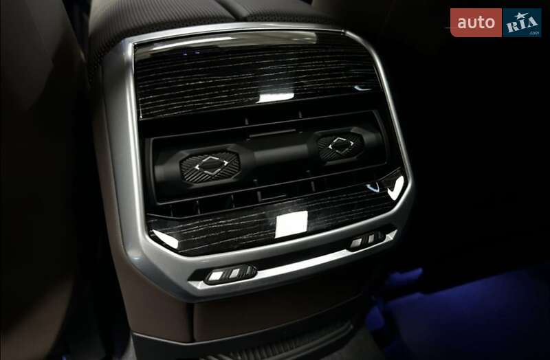 Седан BMW 7 Series 2024 в Киеве