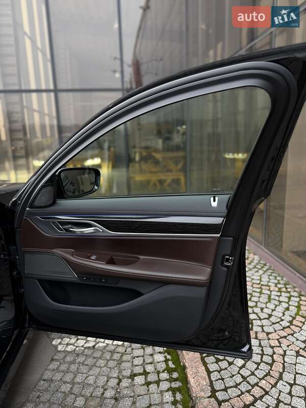 Седан BMW 7 Series 2020 в Мукачево