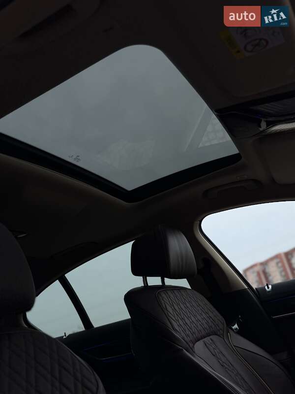 Седан BMW 7 Series 2020 в Мукачево