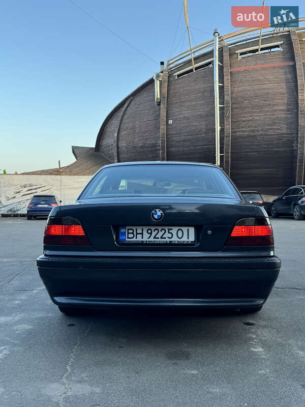 Седан BMW 7 Series 1995 в Одессе