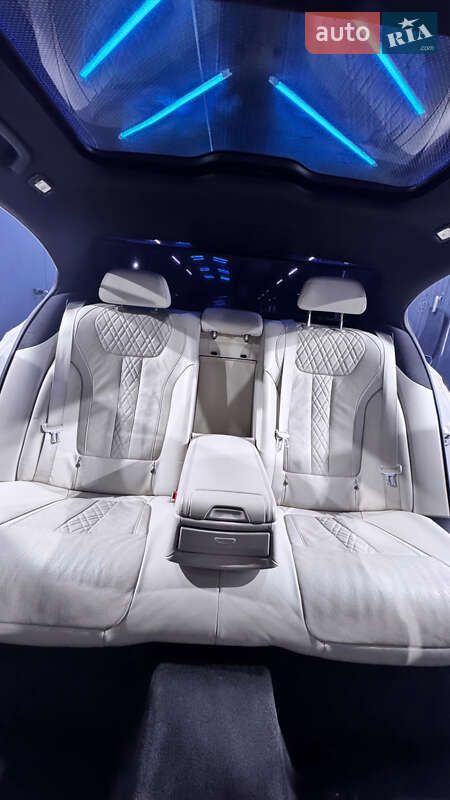 Седан BMW 7 Series 2016 в Львове
