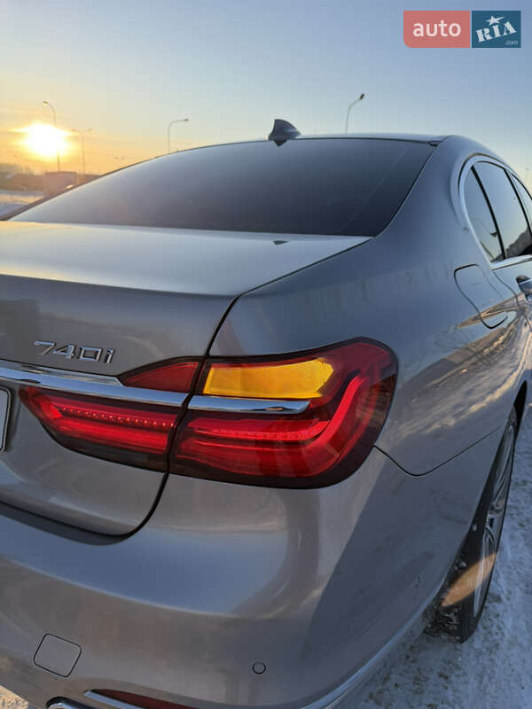 Седан BMW 7 Series 2017 в Львове