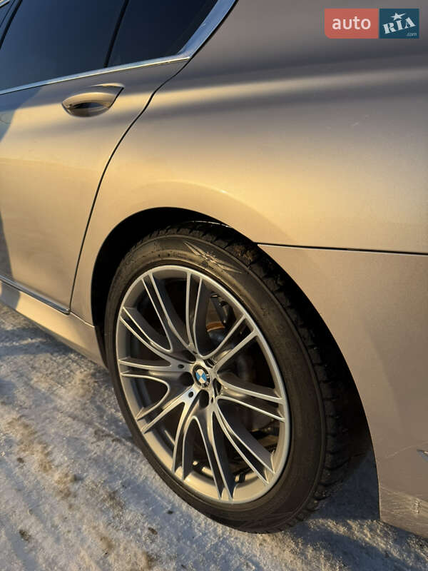 Седан BMW 7 Series 2017 в Львове