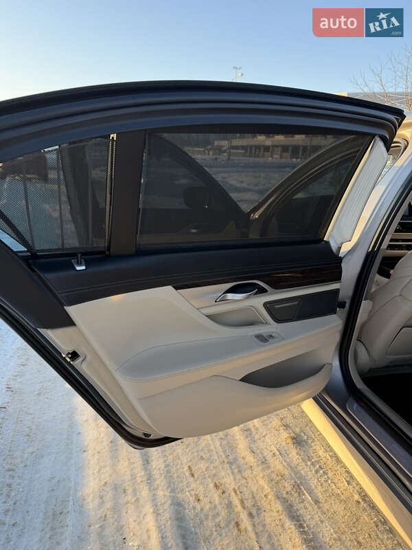 Седан BMW 7 Series 2017 в Львове