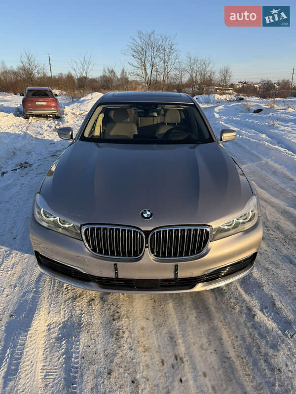 Седан BMW 7 Series 2017 в Львове