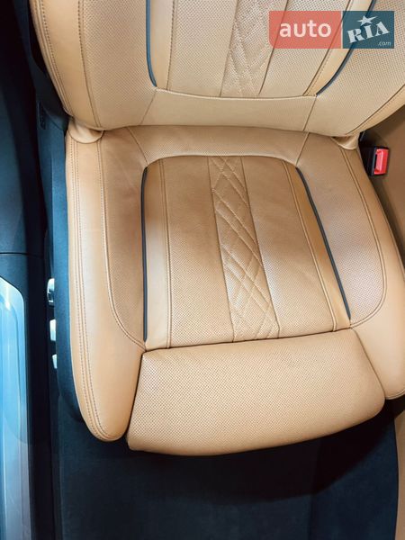 Седан BMW 7 Series 2022 в Черновцах