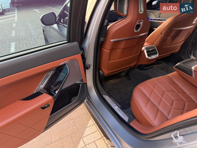 Седан BMW 7 Series 2023 в Киеве фото 20 Седан BMW 7 Series 2023 в Киеве
