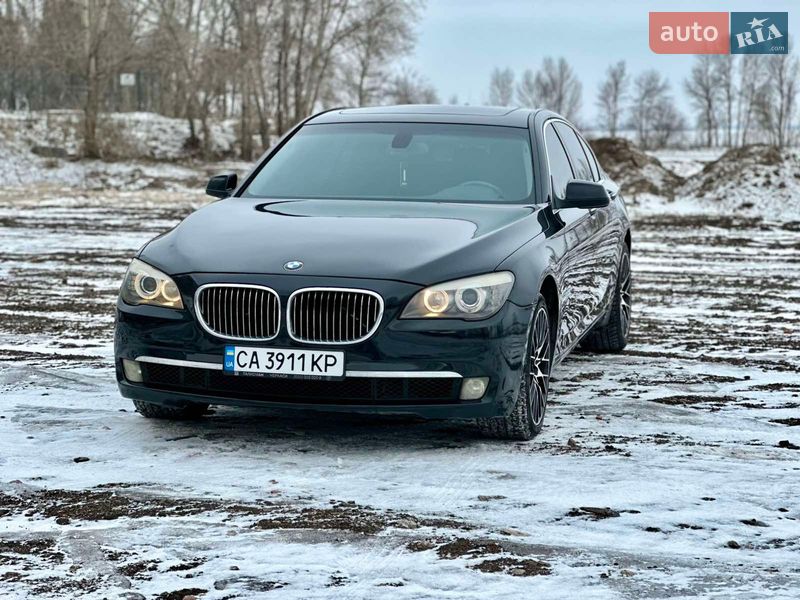 Седан BMW 7 Series 2012 в Смеле
