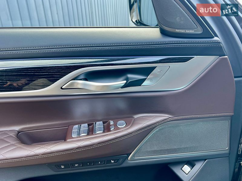 Седан BMW 7 Series 2022 в Киеве