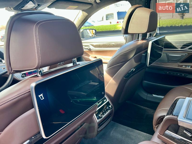 Седан BMW 7 Series 2022 в Киеве