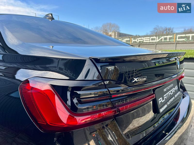 Седан BMW 7 Series 2022 в Киеве