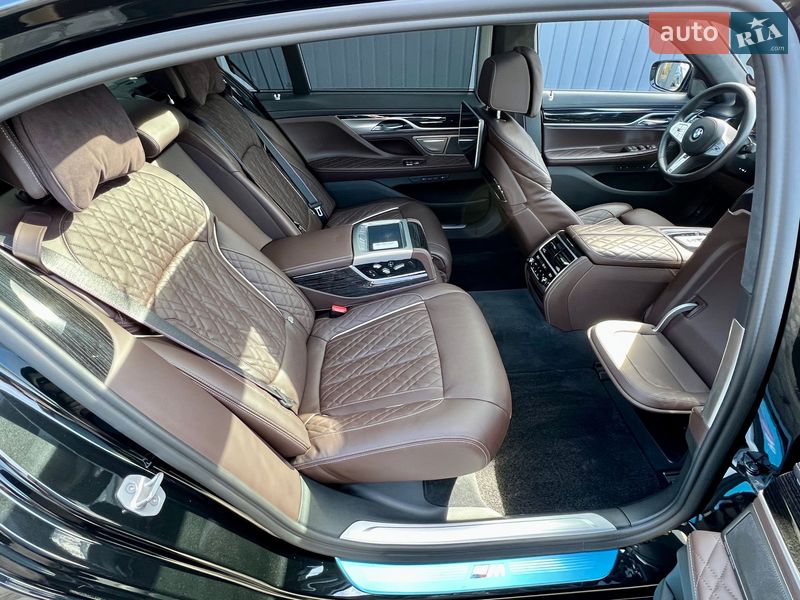 Седан BMW 7 Series 2022 в Киеве