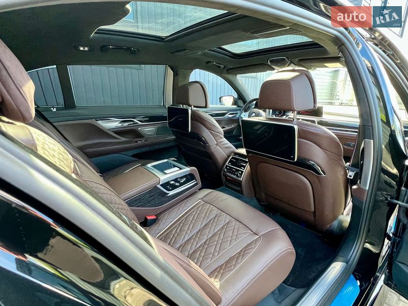 Седан BMW 7 Series 2022 в Киеве