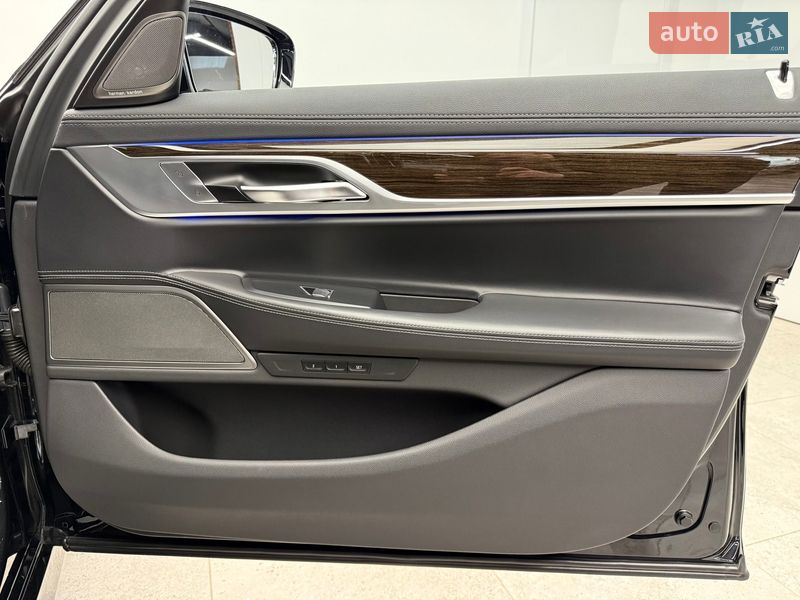 Седан BMW 7 Series 2022 в Киеве