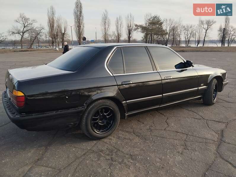Седан BMW 7 Series 1992 в Каменском