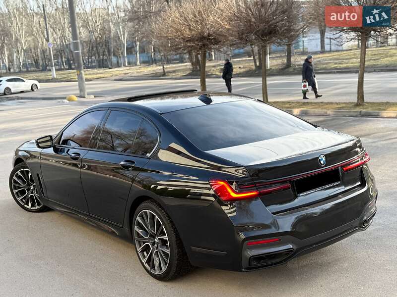 Седан BMW 7 Series 2022 в Дніпрі