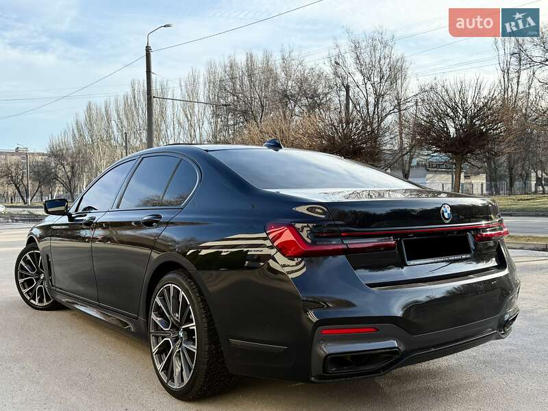 Седан BMW 7 Series 2022 в Дніпрі