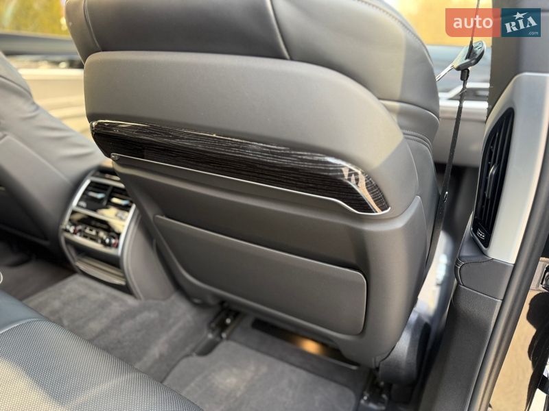 Седан BMW 7 Series 2022 в Дніпрі