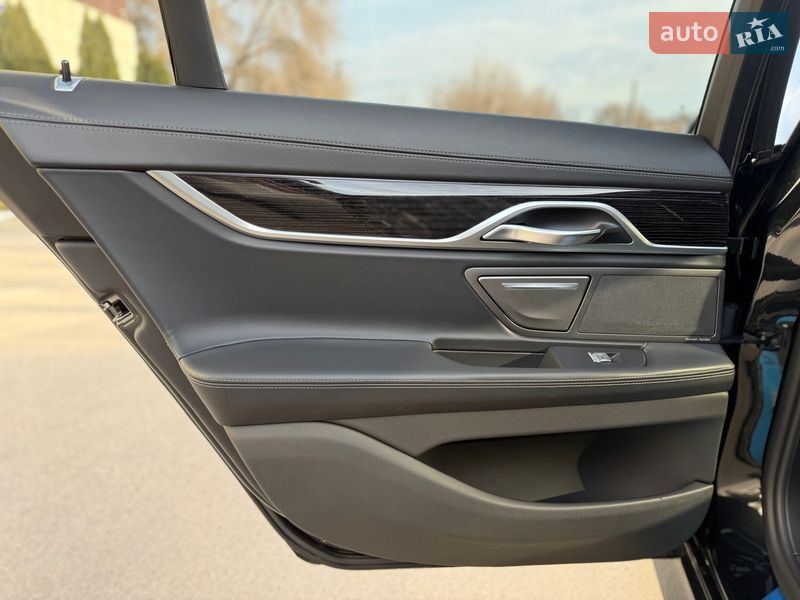 Седан BMW 7 Series 2022 в Дніпрі
