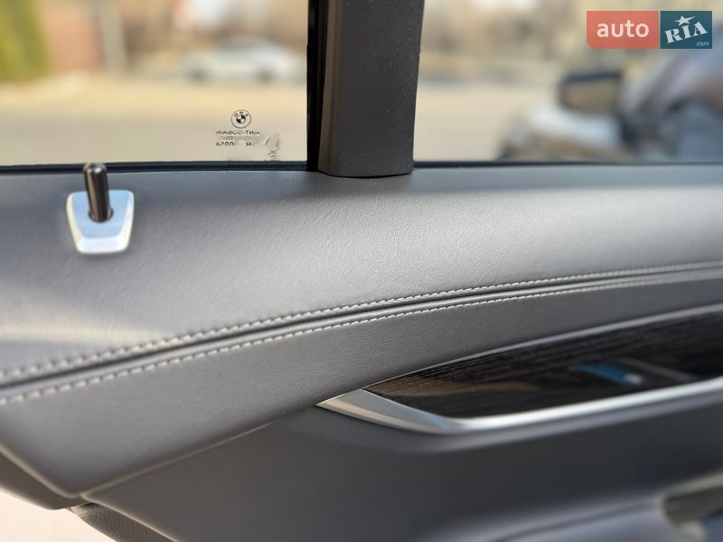 Седан BMW 7 Series 2022 в Дніпрі