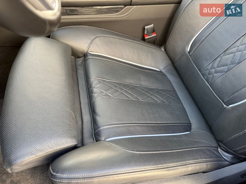 Седан BMW 7 Series 2022 в Дніпрі