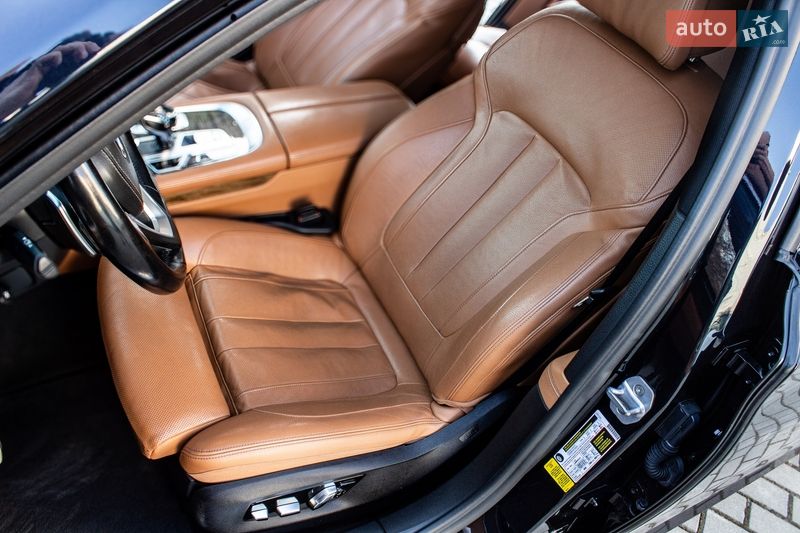 Седан BMW 7 Series 2018 в Львове