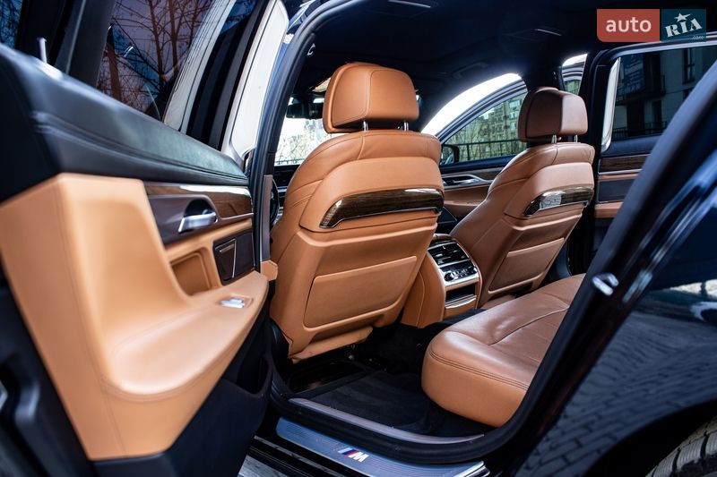 Седан BMW 7 Series 2018 в Львове