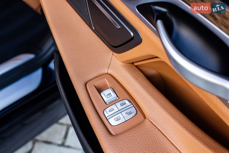 Седан BMW 7 Series 2018 в Львове
