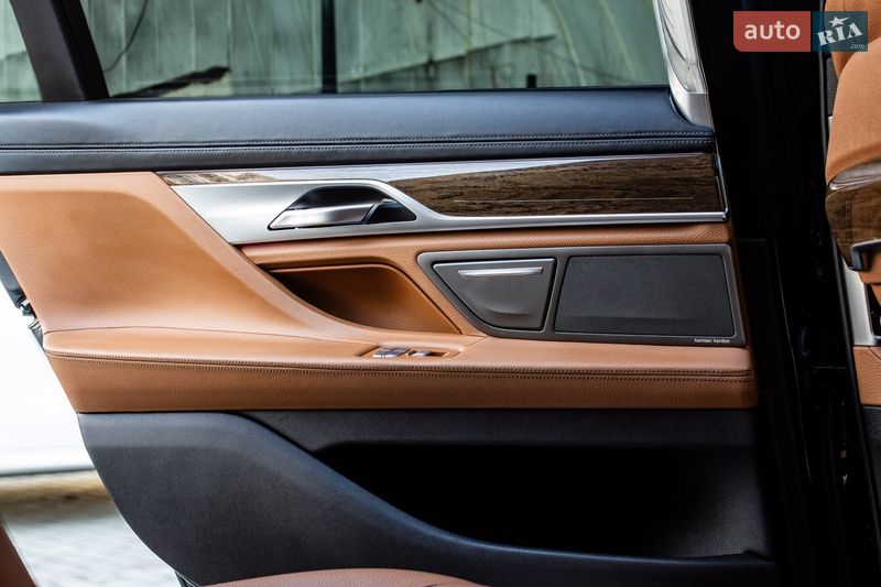 Седан BMW 7 Series 2018 в Львове