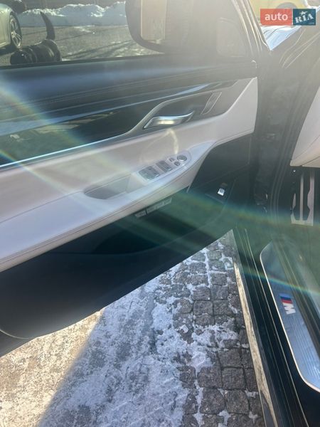 Седан BMW 7 Series 2017 в Владимире