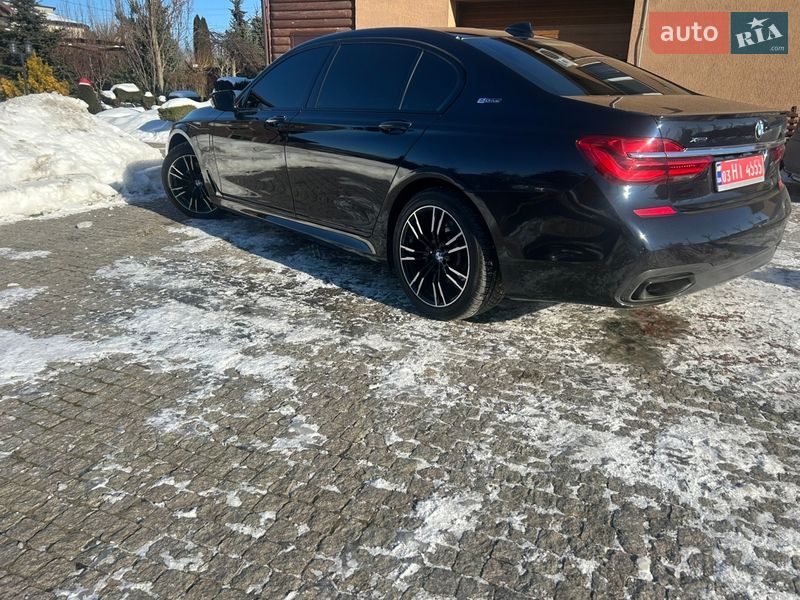 Седан BMW 7 Series 2017 в Владимире