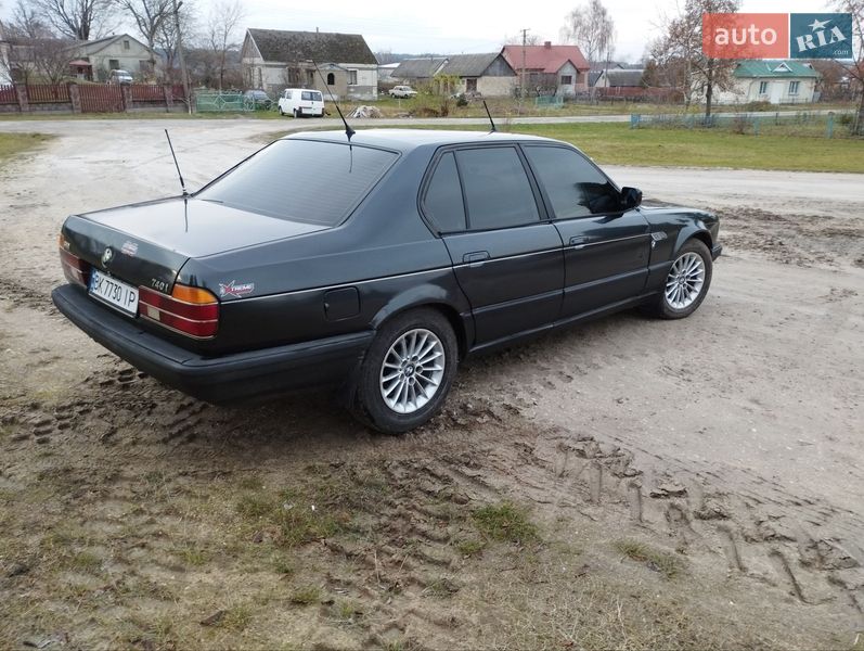 Седан BMW 7 Series 1989 в Кременці