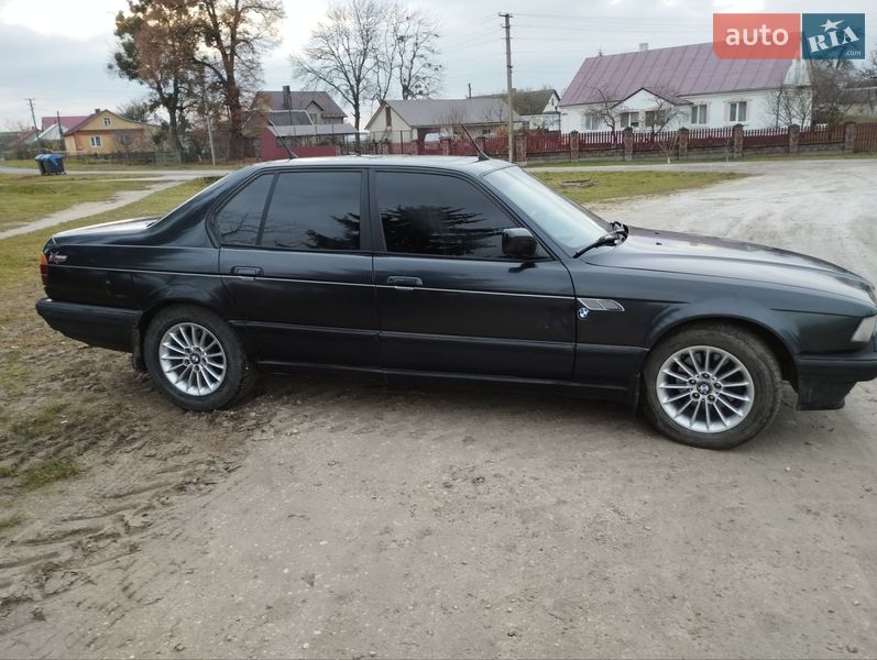 Седан BMW 7 Series 1989 в Кременці