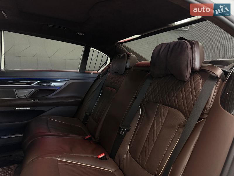Седан BMW 7 Series 2016 в Тернополе