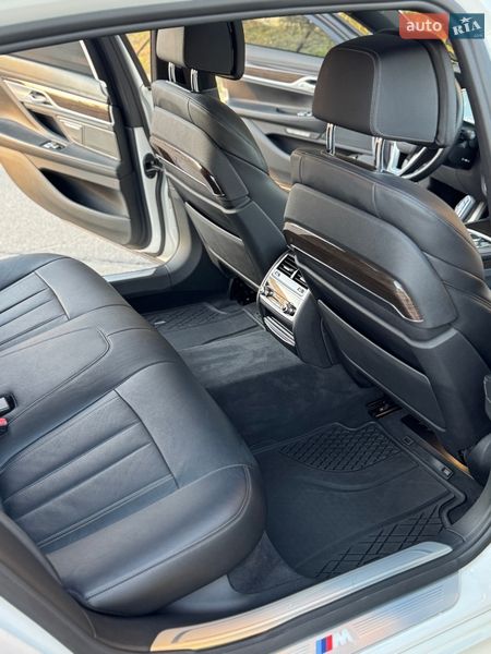 Седан BMW 7 Series 2016 в Киеве