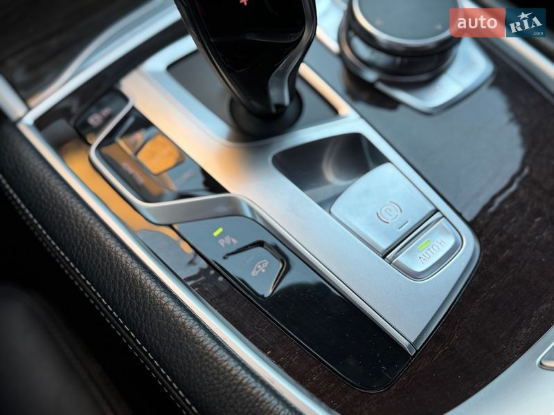 Седан BMW 7 Series 2016 в Киеве