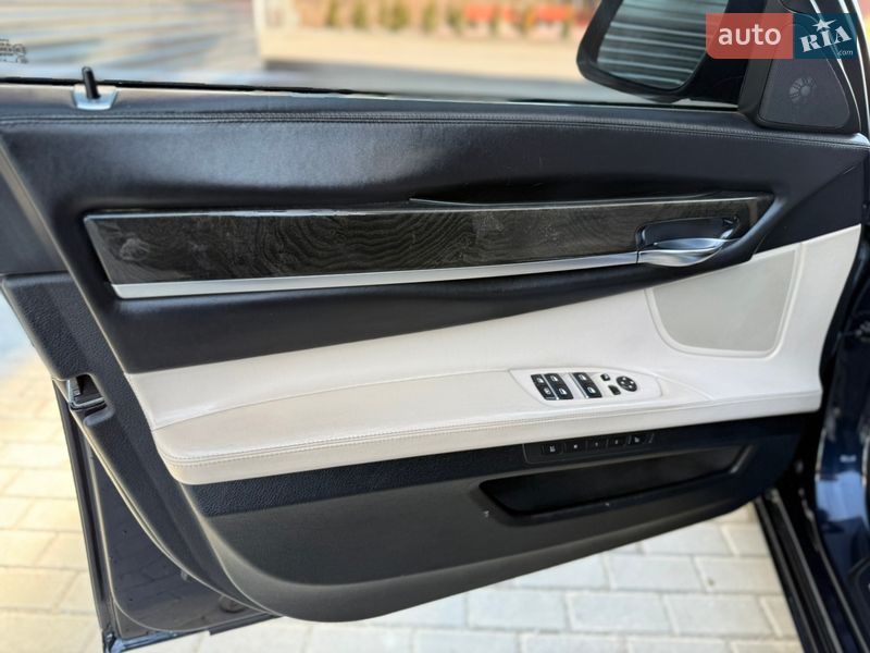 Седан BMW 7 Series 2011 в Хмельницком