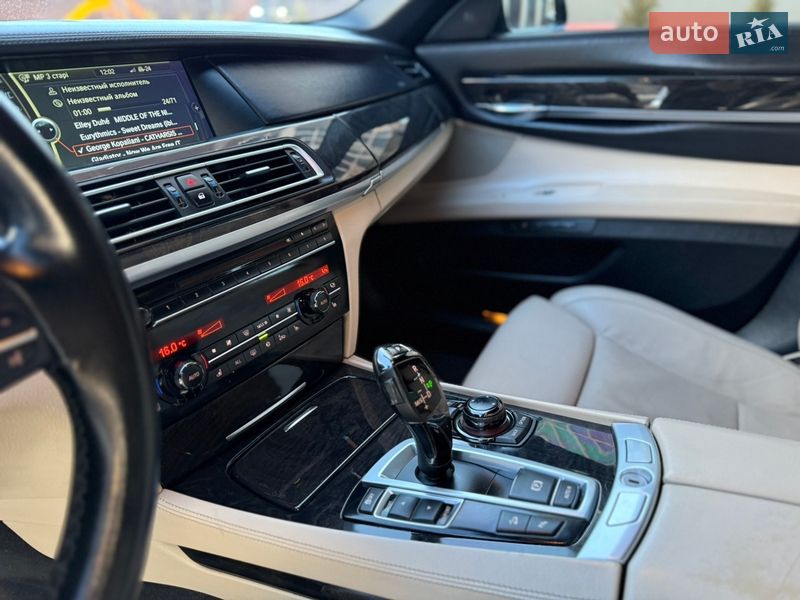 Седан BMW 7 Series 2011 в Хмельницком
