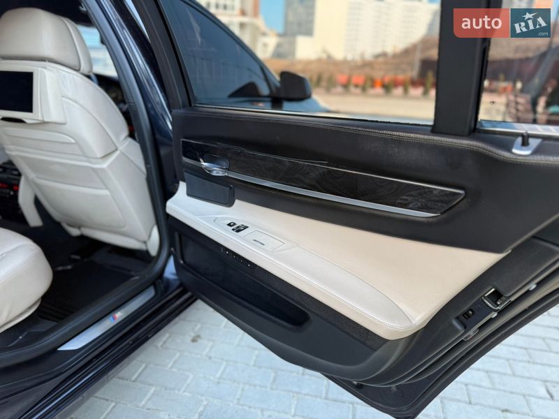 Седан BMW 7 Series 2011 в Хмельницком
